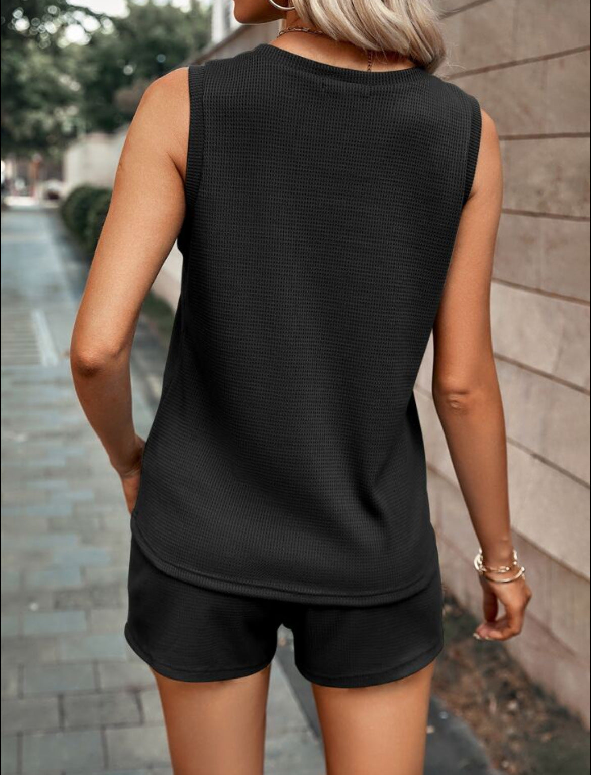 Casual round neck shorts suit