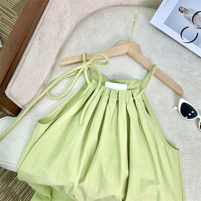 Slim fitting sleeveless dress