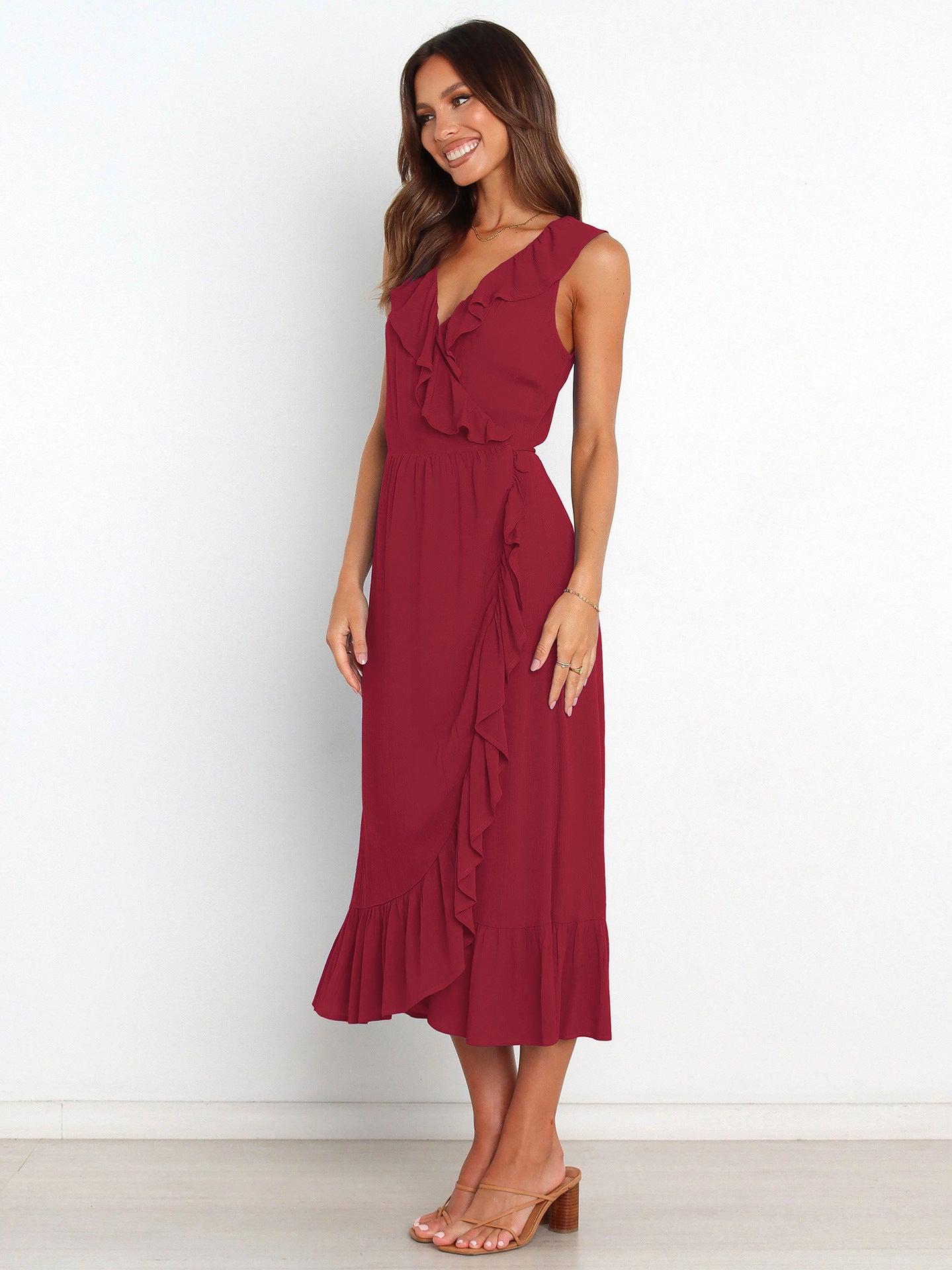 V-neck sleeveless dress
