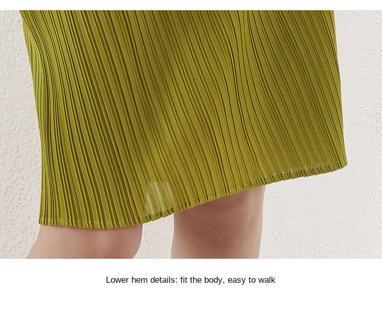 Pleated bat mid length skirt