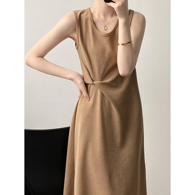 Sleeveless u-neck dress